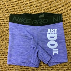 Nike pro just do it women’s 3” compression shorts purple heather size medium